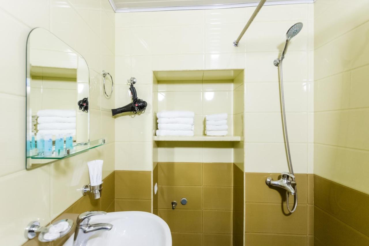Rustaveli Two Bedroom Apartment With 5 Star Location Тбилиси Экстерьер фото