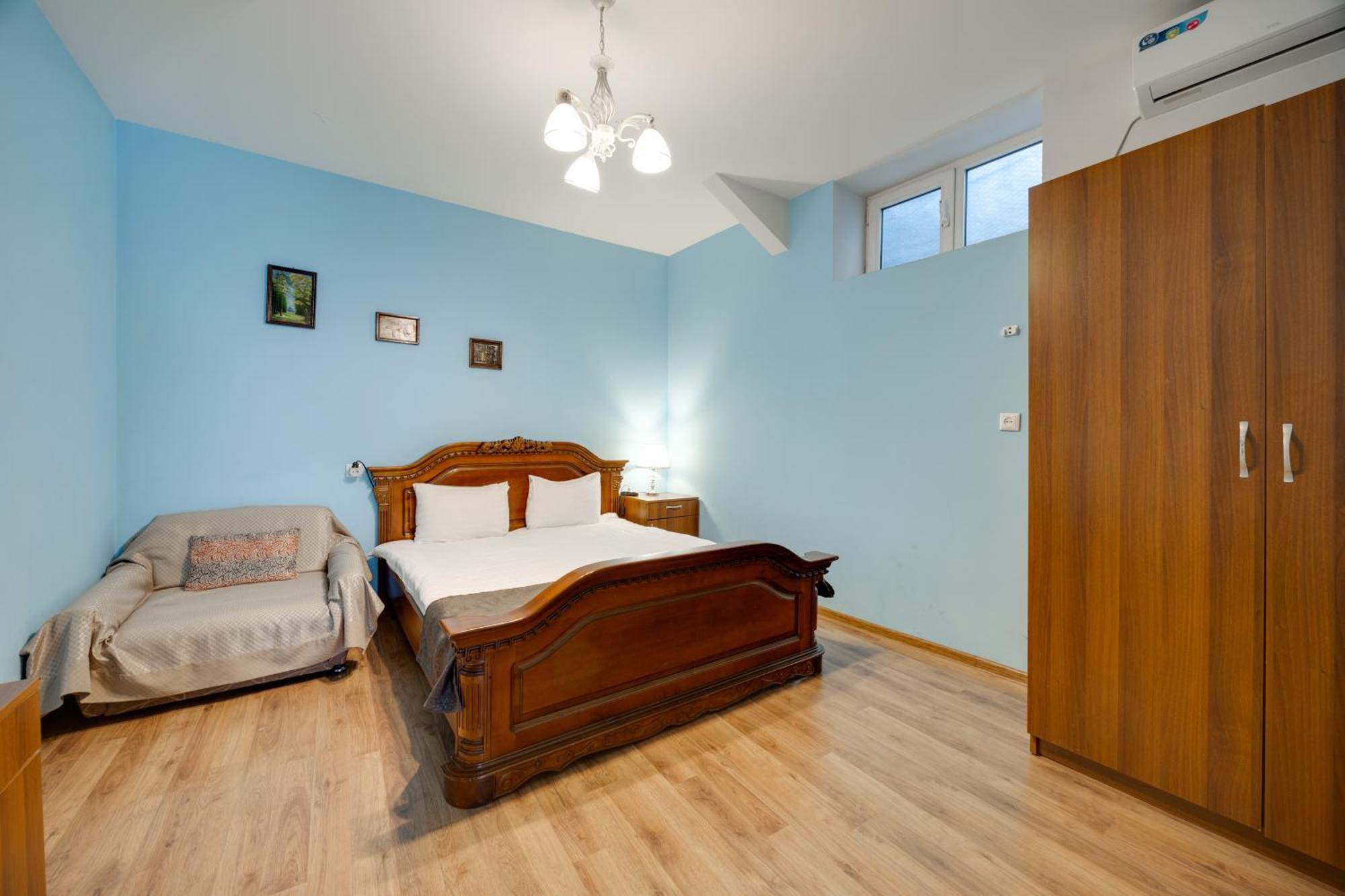 Rustaveli Two Bedroom Apartment With 5 Star Location Тбилиси Экстерьер фото