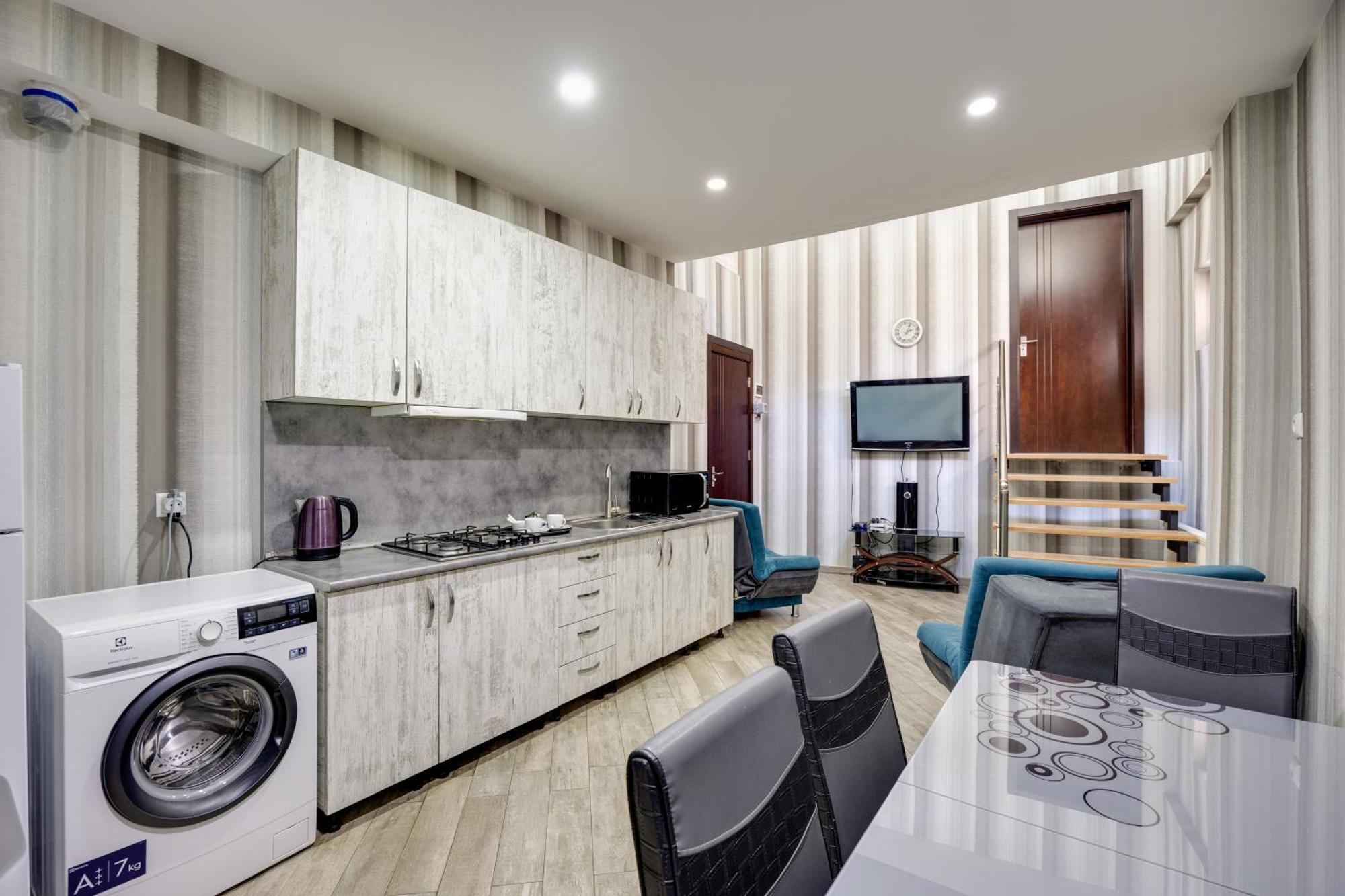 Rustaveli Two Bedroom Apartment With 5 Star Location Тбилиси Экстерьер фото
