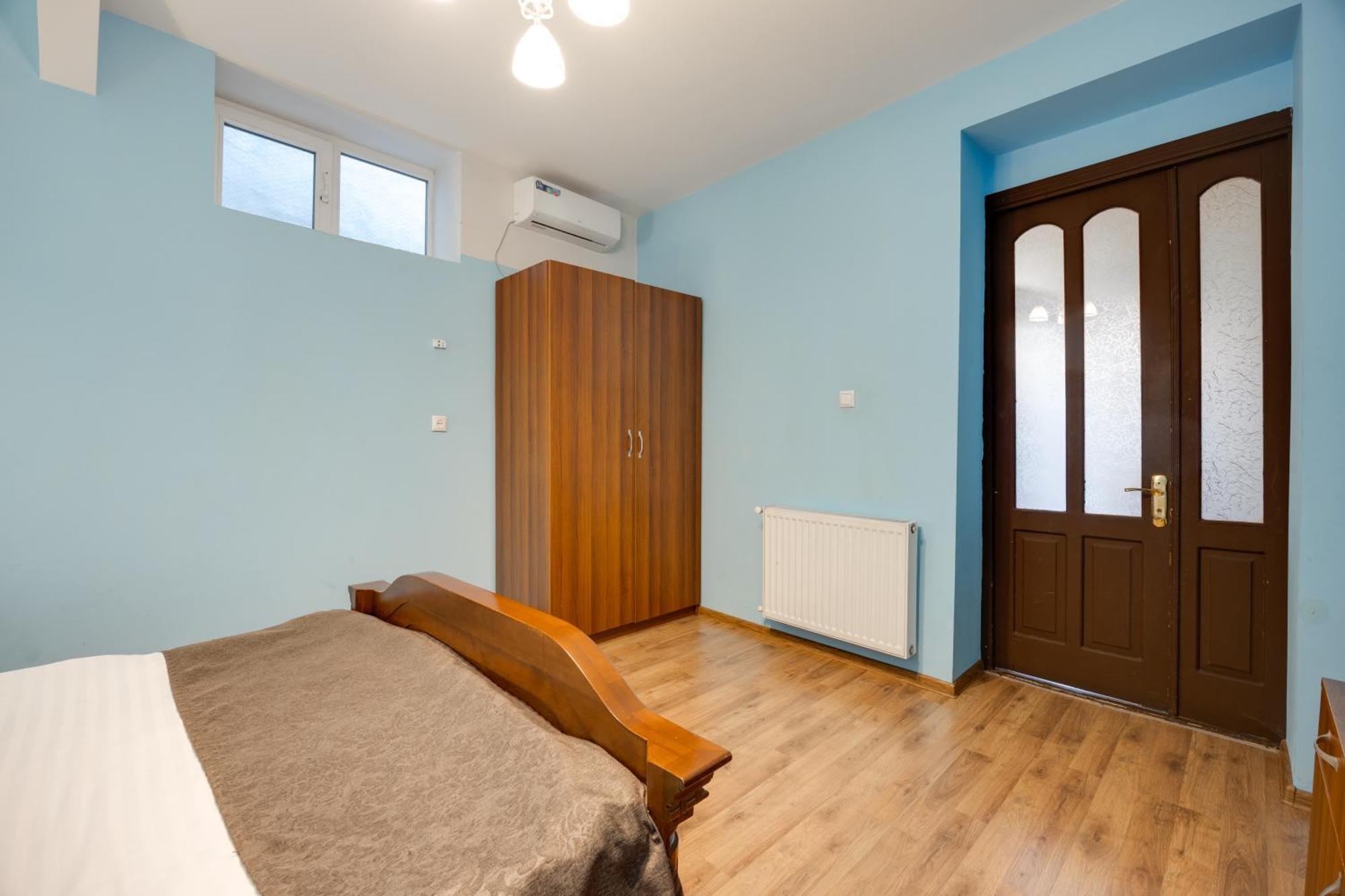 Rustaveli Two Bedroom Apartment With 5 Star Location Тбилиси Экстерьер фото
